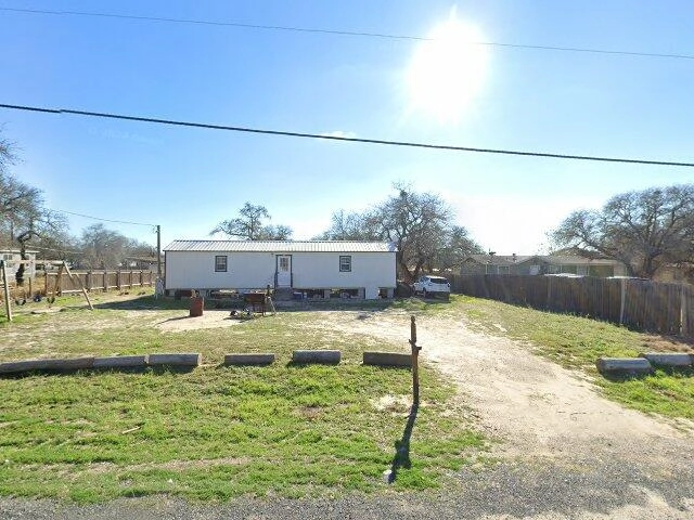 House image located at Elmendorf, TX 78112
