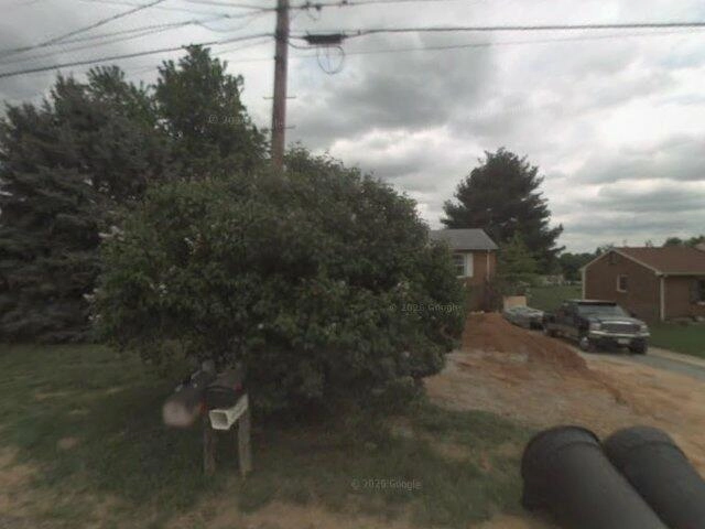 House image located at Salem, VA 24153