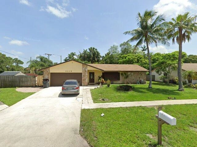 House image located at Lake Worth, FL 33463