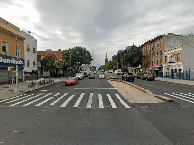 House image located at Grinnell, IA 50112