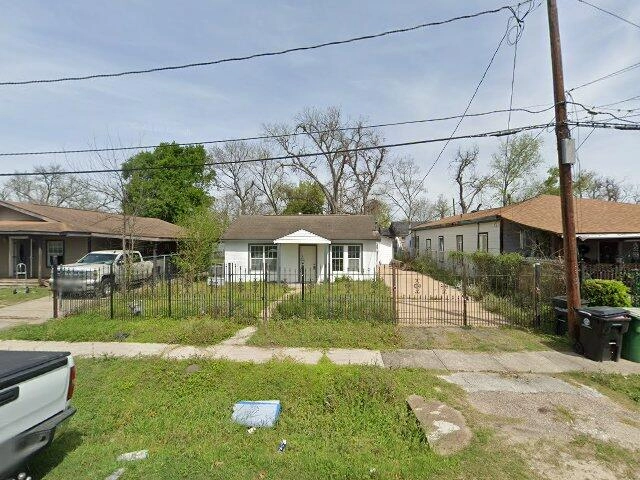 House image located at Houston, TX 77026