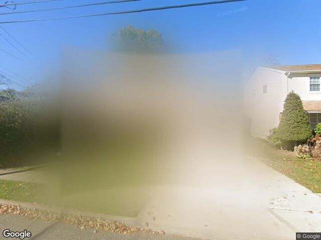 House image located at Hewlett, NY 11557