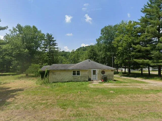 House image located at Uhrichsville, OH 44683