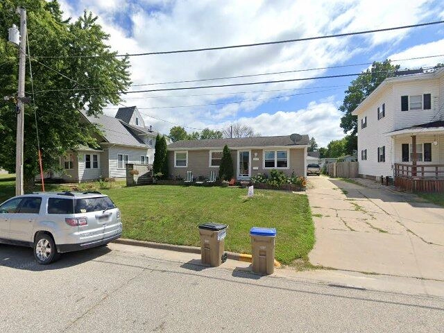 House image located at Manchester, IA 52057