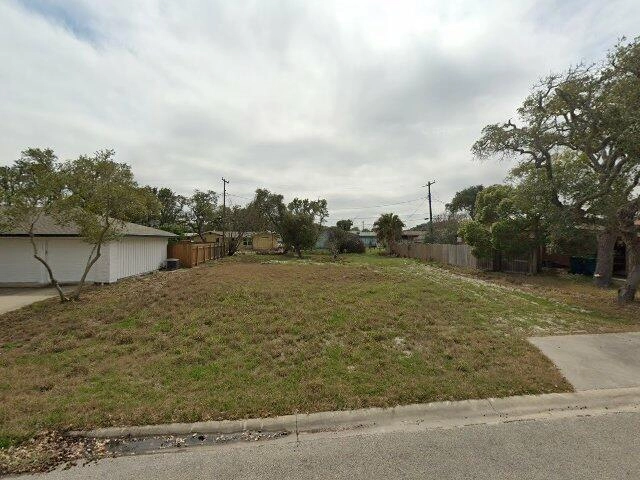 House image located at Rockport, TX 78382