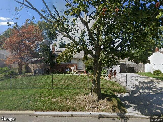 House image located at West Islip, NY 11795