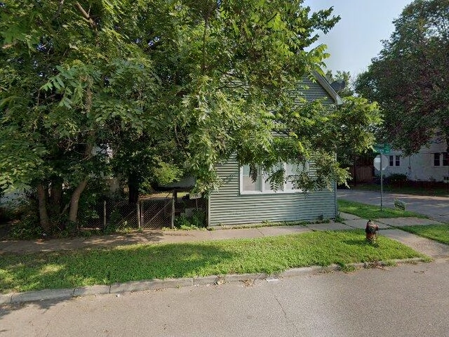 House image located at Saint Paul, MN 55106