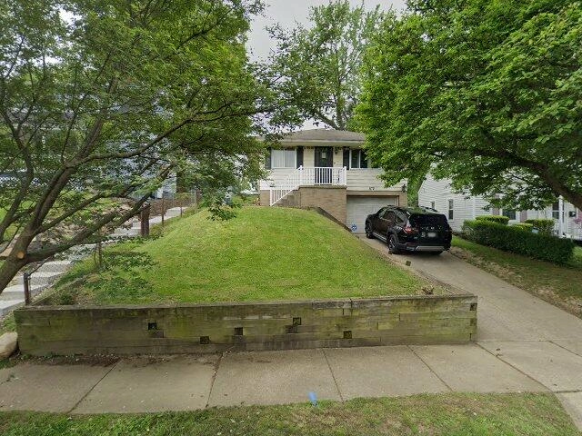 House image located at Akron, OH 44310
