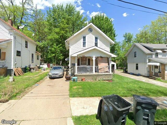 House image located at Akron, OH 44306