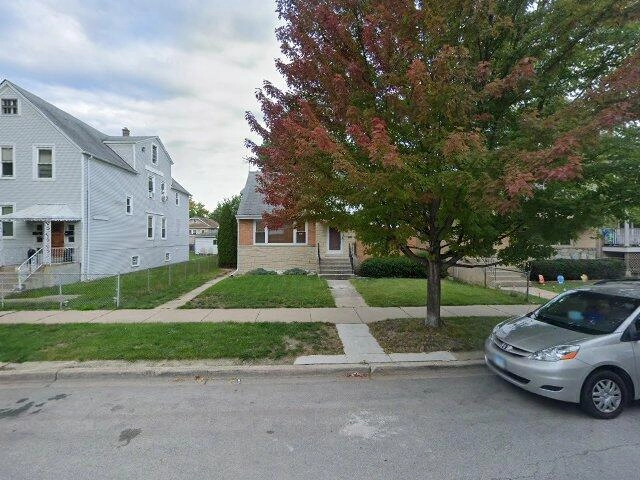 House image located at Chicago, IL 60630