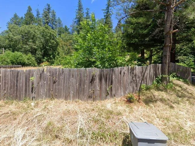 House image located at Redway, CA 95560