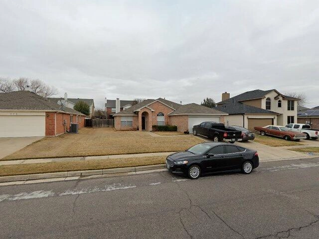 House image located at Arlington, TX 76002