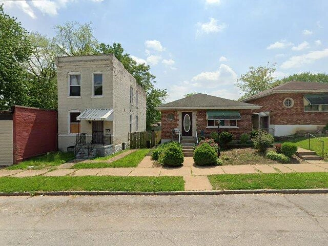 House image located at Saint Louis, MO 63118