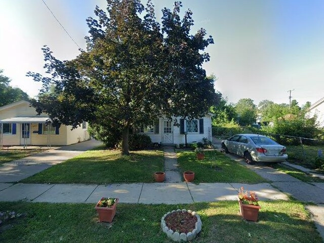 House image located at Warren, MI 48089