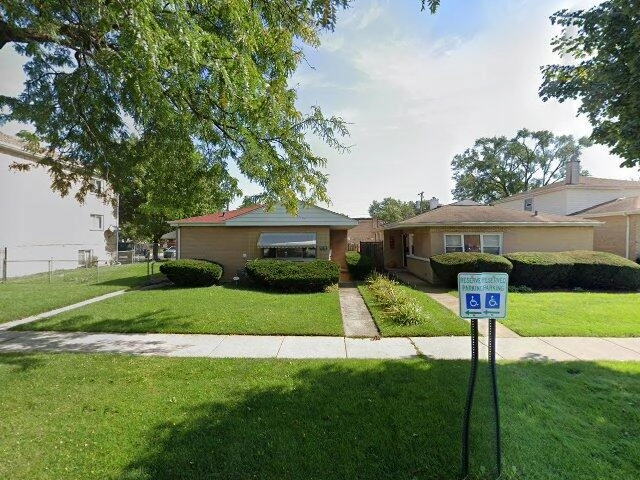 House image located at Broadview, IL 60155
