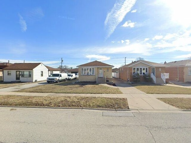 House image located at Burbank, IL 60459