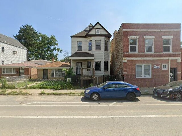 House image located at Chicago, IL 60609