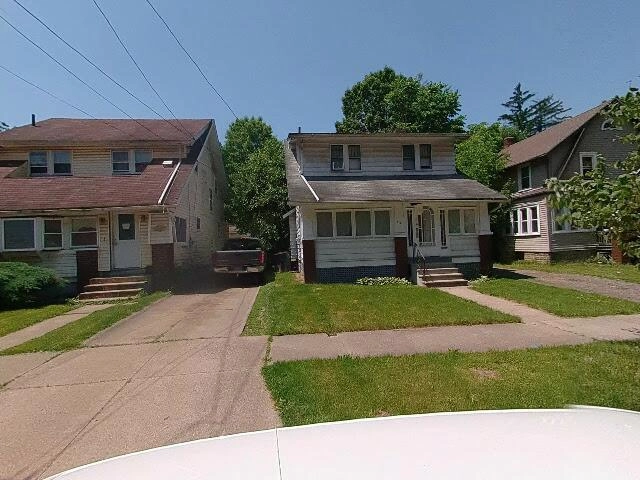 House image located at Akron, OH 44320