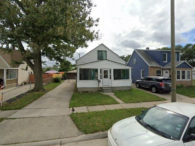 House image located at Warren, MI 48089