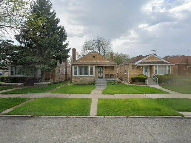 House image located at Chicago, IL 60617