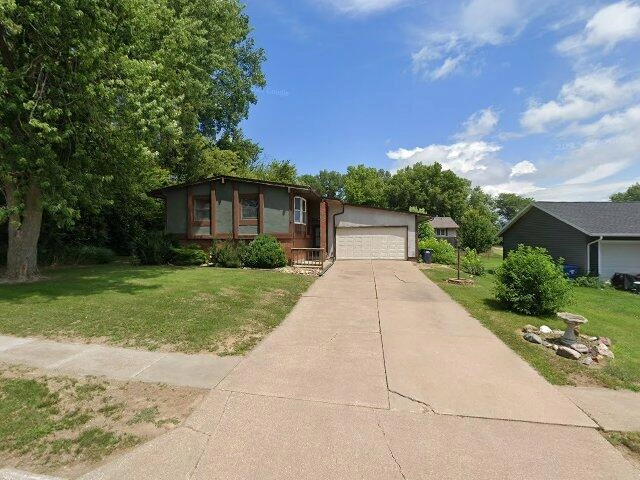 House image located at Clinton, IA 52732