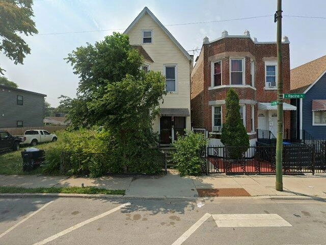 House image located at Chicago, IL 60609