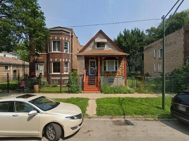 House image located at Chicago, IL 60609