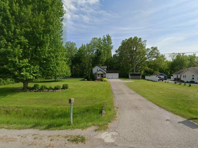 House image located at Saginaw, MI 48609