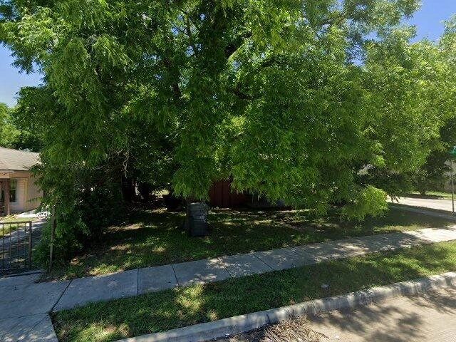 House image located at Dallas, TX 75216