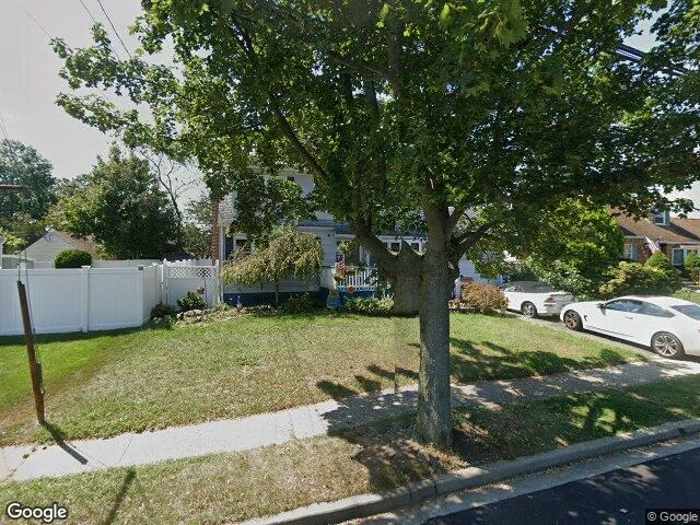 House image located at Massapequa Park, NY 11762