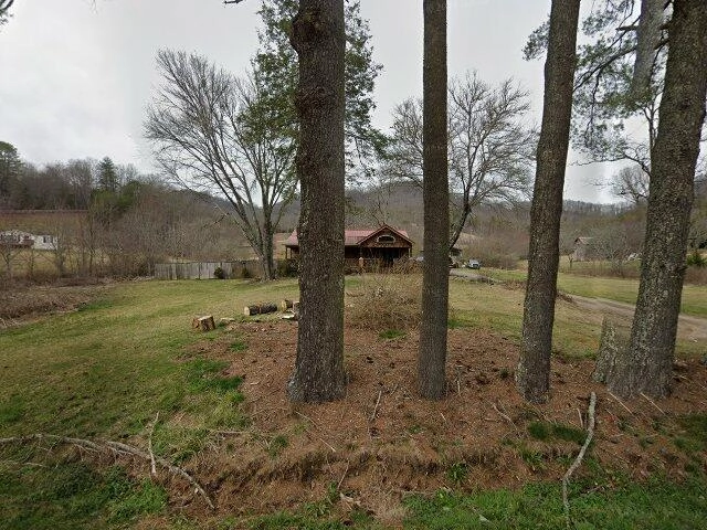 House image located at Franklin, NC 28734