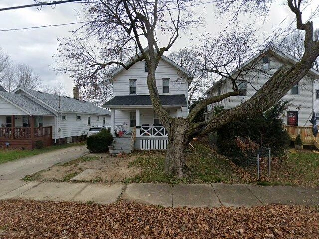House image located at Akron, OH 44314