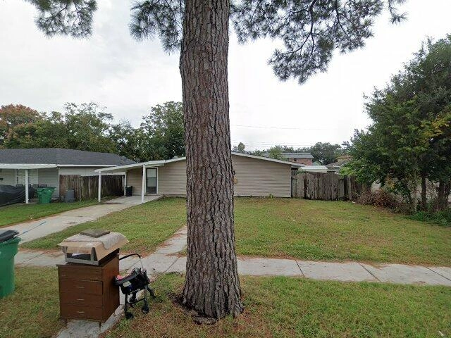 House image located at Gretna, LA 70056
