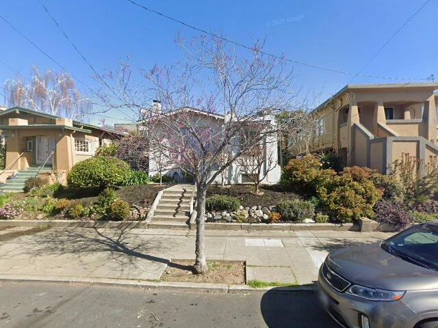 House image located at Oakland, CA 94610