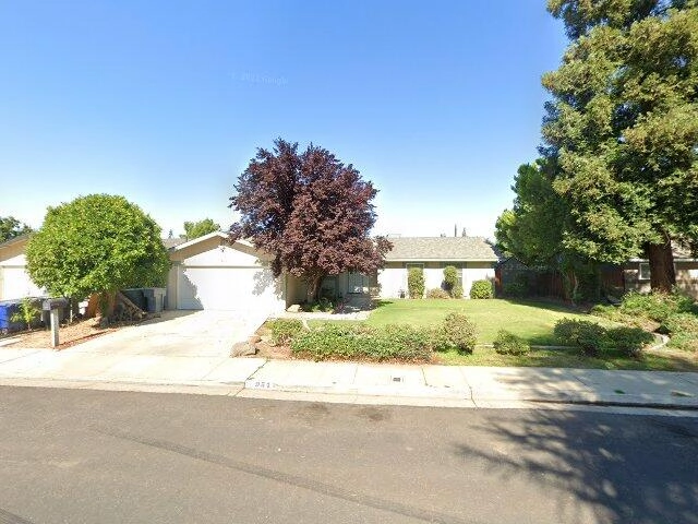 House image located at Clovis, CA 93611
