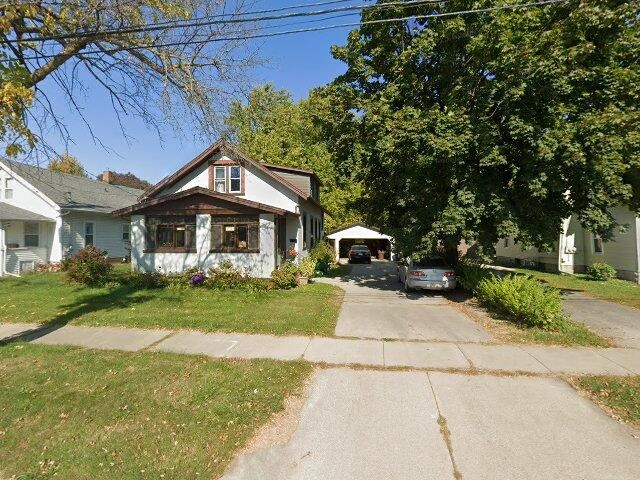 House image located at Grinnell, IA 50112