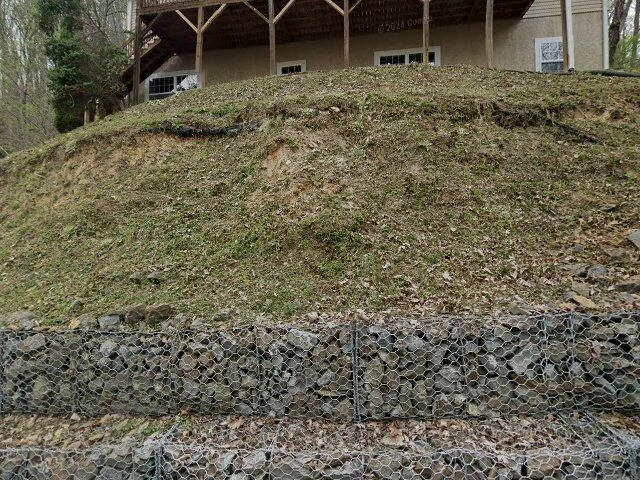 House image located at Waynesville, NC 28785