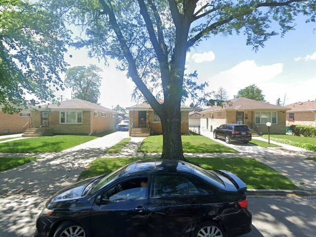 House image located at Broadview, IL 60155