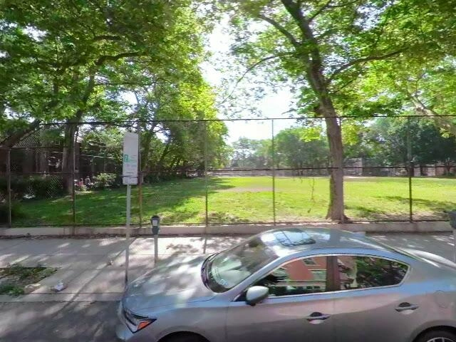 House image located at Pekin, IL 61554