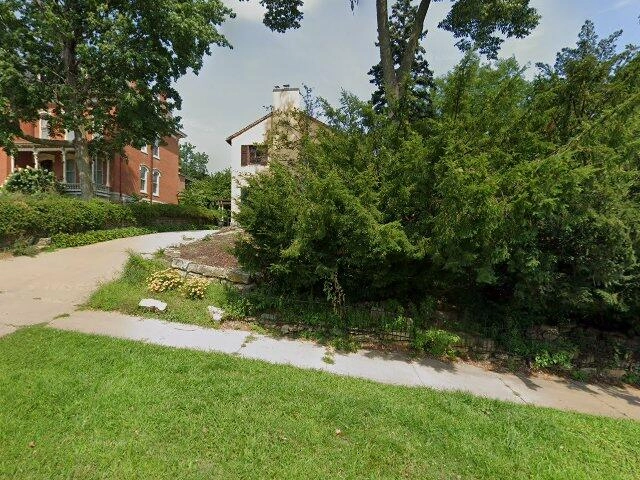 House image located at Dubuque, IA 52001