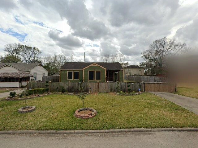 House image located at Houston, TX 77021