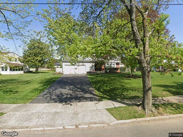 House image located at Riverton, NJ 08077