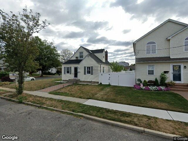 House image located at Franklin Square, NY 11010