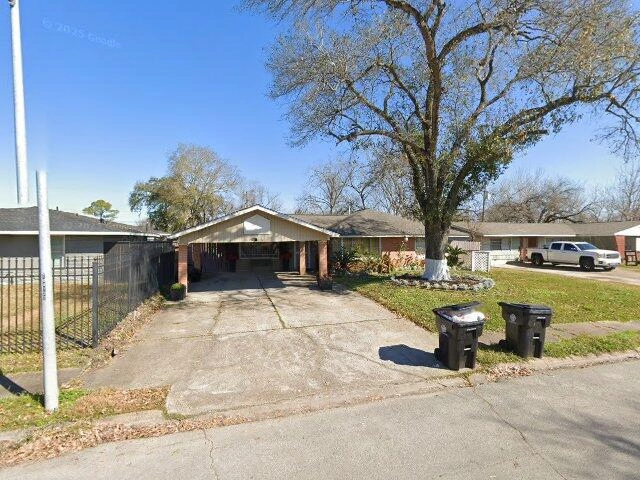 House image located at Houston, TX 77033