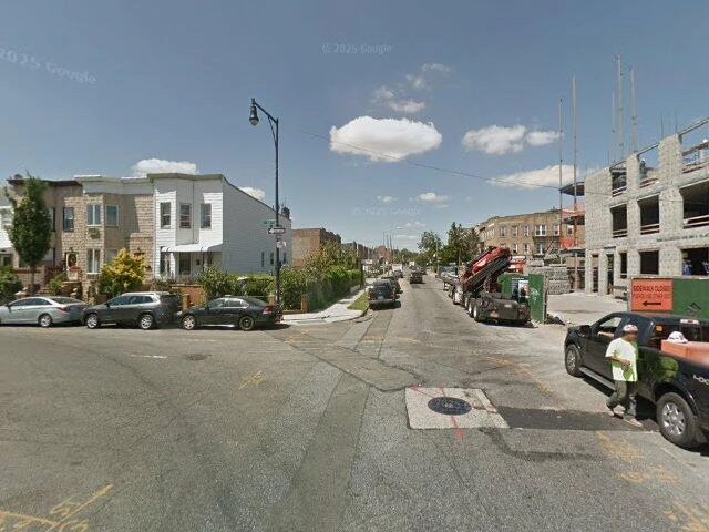 House image located at Oakland, CA 94606