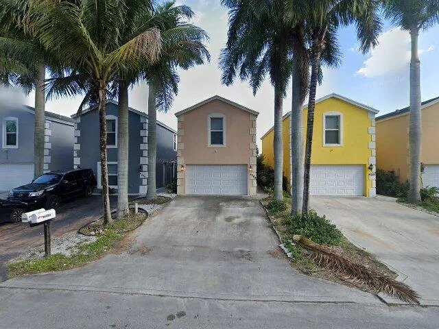 House image located at Lake Worth, FL 33463