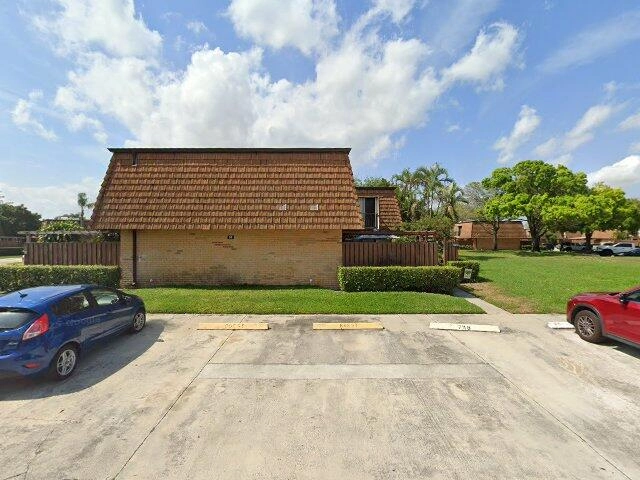House image located at Lake Worth, FL 33463
