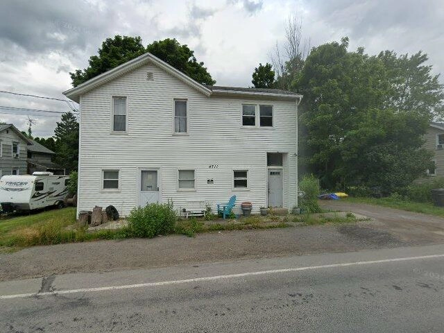 House image located at Newark, NY 14513