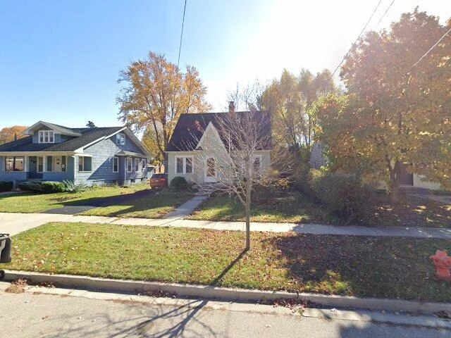 House image located at Elgin, IL 60123