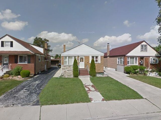 House image located at Chicago, IL 60652